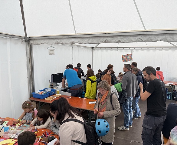 Eindruck aus dem Zelt